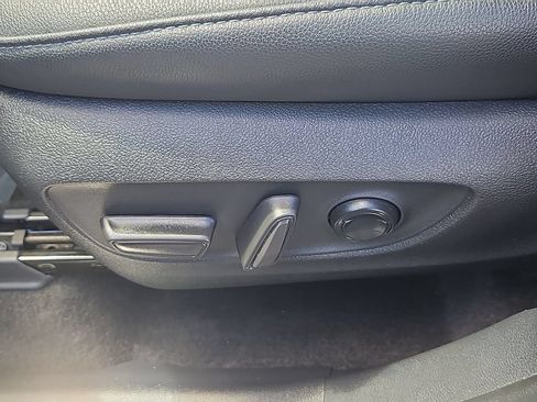 Used 2024 Toyota Grand Highlander AWD image 23