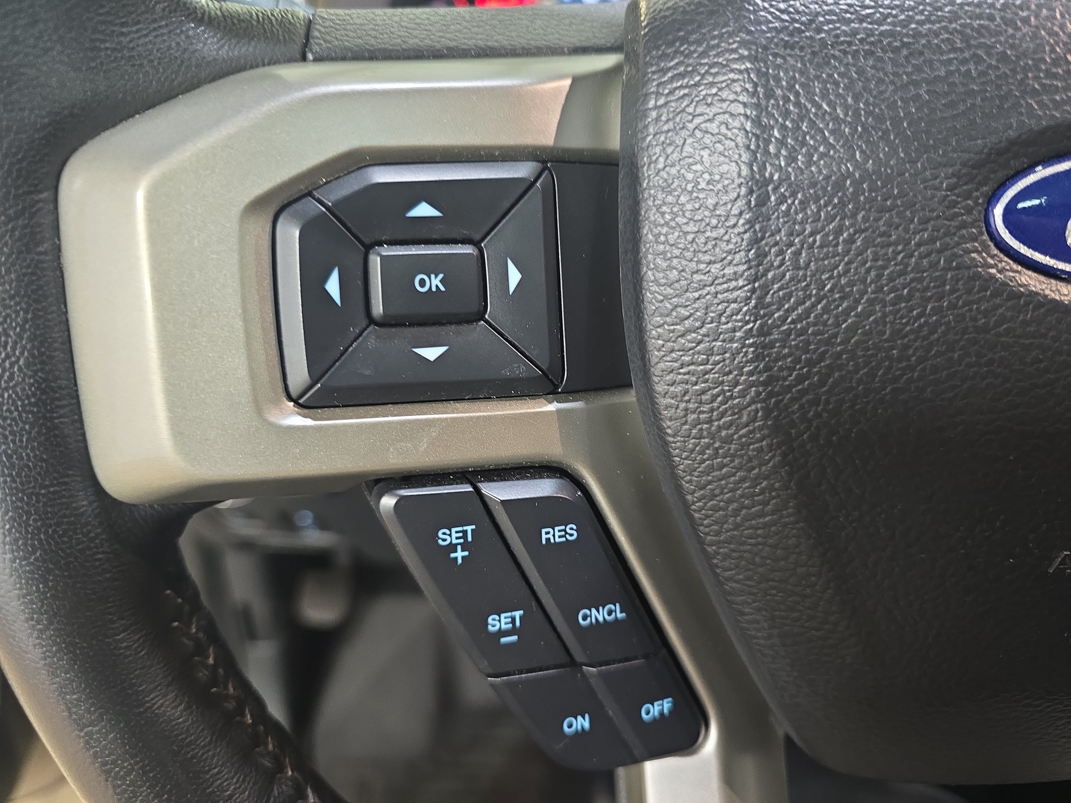 Used 2022 Ford F250 Lariat w/ Black Appearance Package AWD/4WD image 14