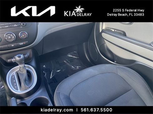Used 2016 Kia Soul + image 13