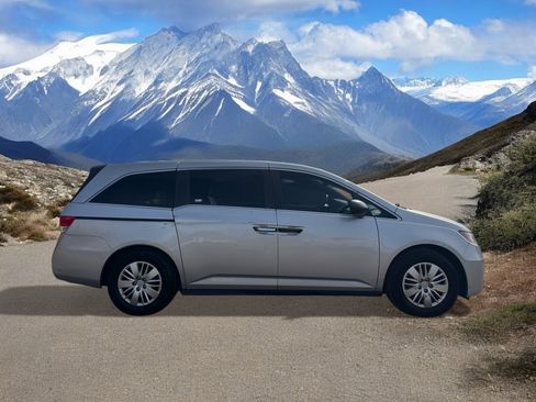 Used 2015 Honda Odyssey LX image 6