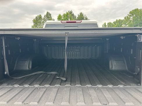 Used 2023 GMC Sierra 1500 SLT w/ SLT Premium Plus Package AWD/4WD image 19