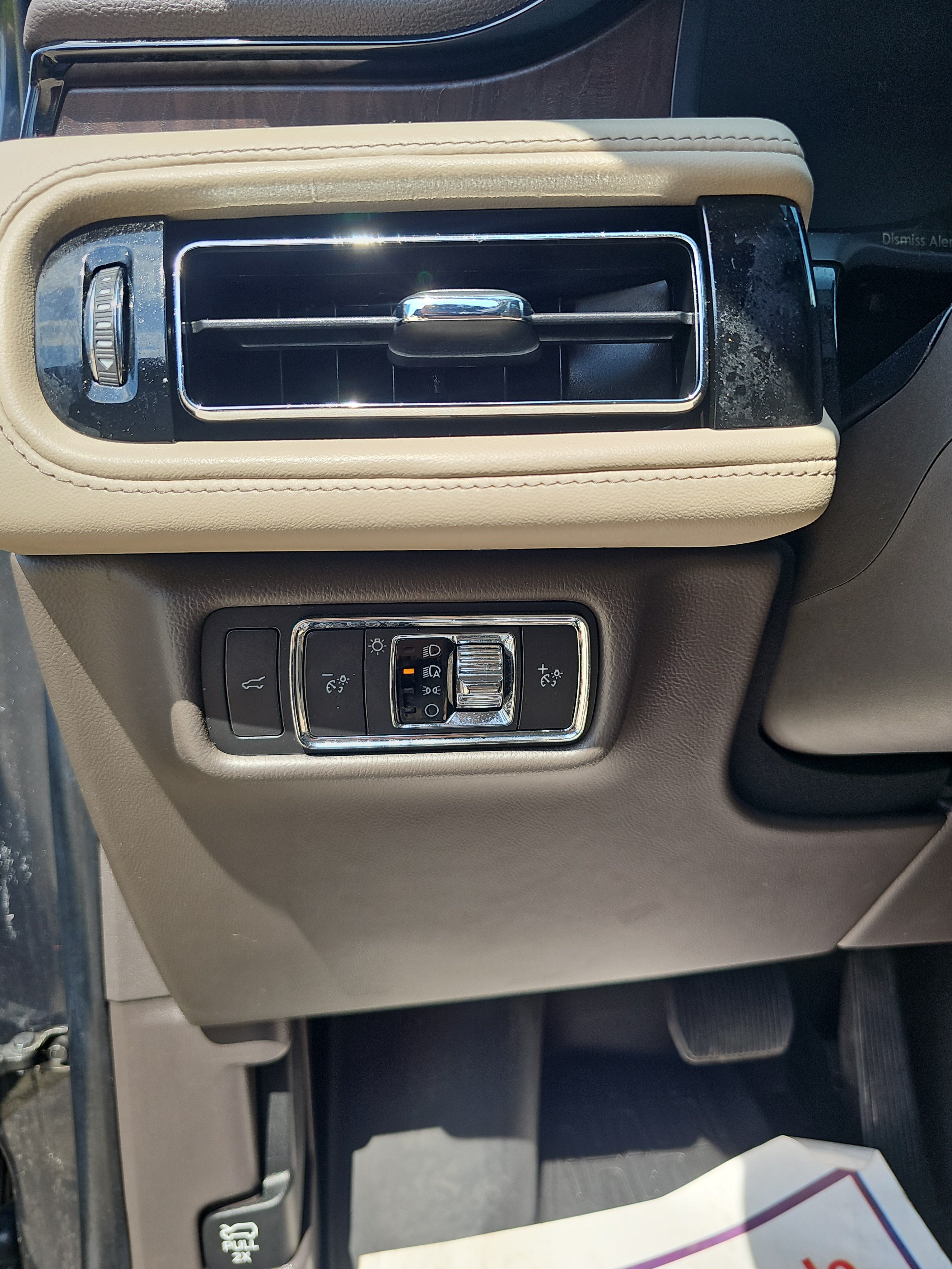 Used 2022 Lincoln Aviator Reserve w/ Class IV Trailer Tow Package RWD image 24