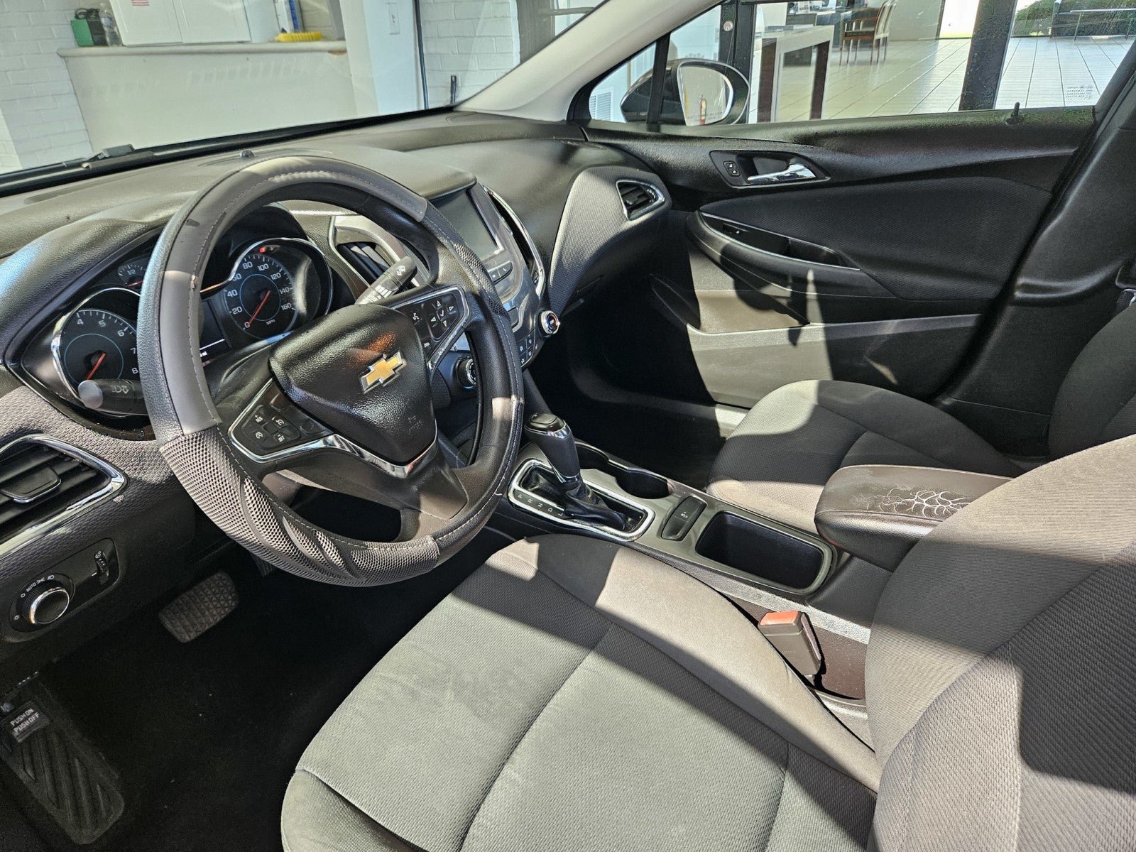 Used 2016 Chevrolet Cruze LT w/ Convenience Package FWD image 7