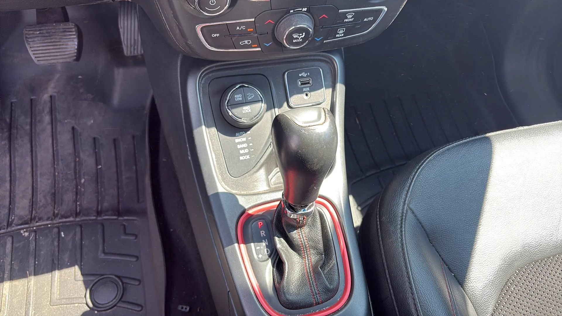 Used 2020 Jeep Compass Trailhawk AWD/4WD image 22