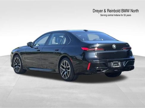Used 2025 BMW 760i xDrive AWD/4WD image 4
