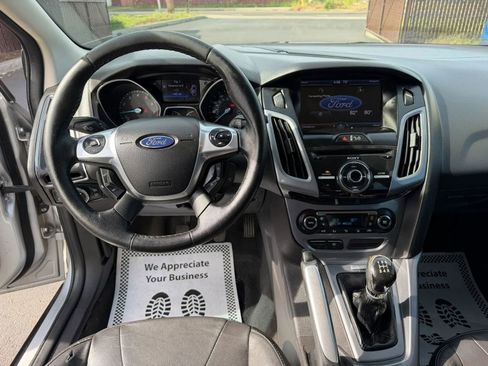 Used 2013 Ford Focus Titanium w/ Titanium Handling Pkg FWD image 17