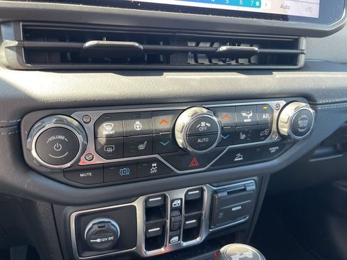 Certified 2025 Jeep Wrangler Unlimited Sahara image 11