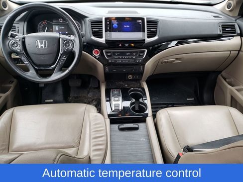 Used 2017 Honda Pilot Touring image 12