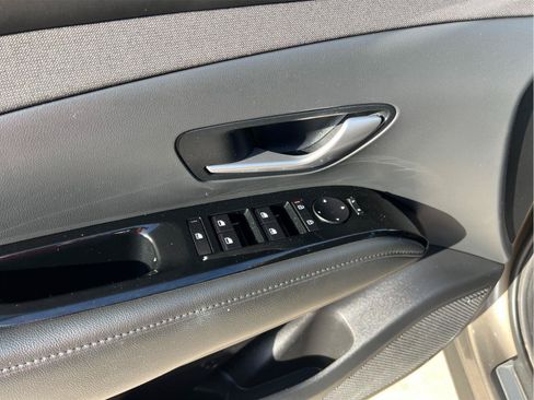 Used 2025 Hyundai Tucson Limited AWD/4WD image 27