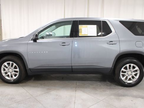 Used 2021 Chevrolet Traverse LS image 6