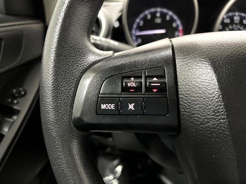 Used 2013 MAZDA MAZDA3 i SV image 32