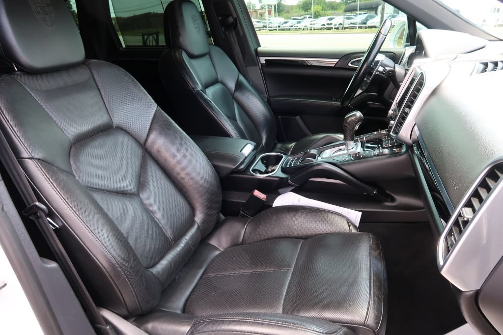 Used 2017 Porsche Cayenne AWD/4WD image 11