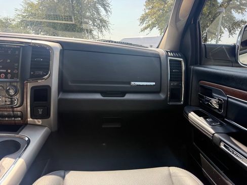 Used 2016 RAM 3500 Laramie w/ Convenience Group AWD/4WD image 7
