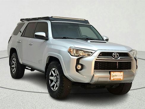 Used 2018 Toyota 4Runner TRD Off-Road image 8