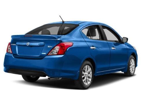 Used 2015 Nissan Versa SV FWD image 2