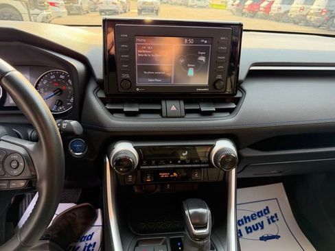 Used 2022 Toyota RAV4 SE w/ Convenience Package image 27