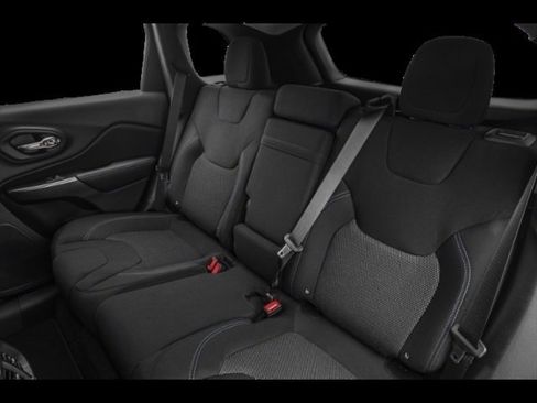 Used 2019 Jeep Cherokee Limited image 11