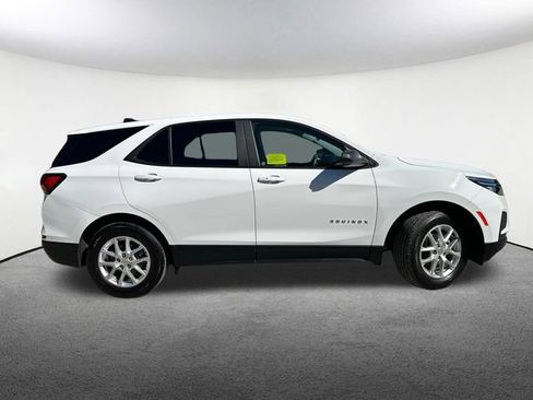 Used 2022 Chevrolet Equinox LS w/ LS Convenience Package AWD/4WD image 18