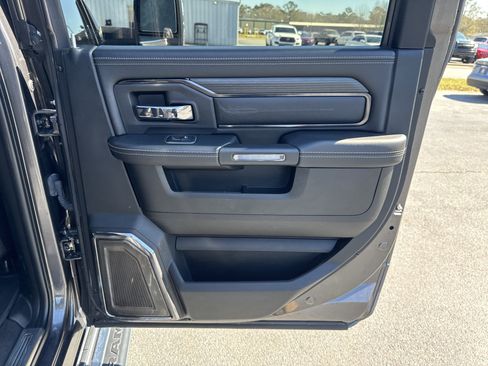 Used 2024 RAM 2500 Limited AWD/4WD image 31