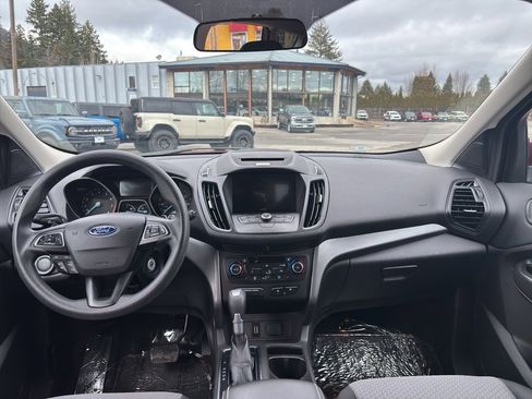 Used 2017 Ford Escape SE w/ Equipment Group 201A image 32