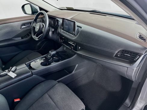 Used 2021 Nissan Rogue SV FWD image 30