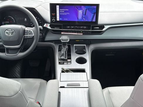 New 2026 Toyota Sienna XLE FWD image 20