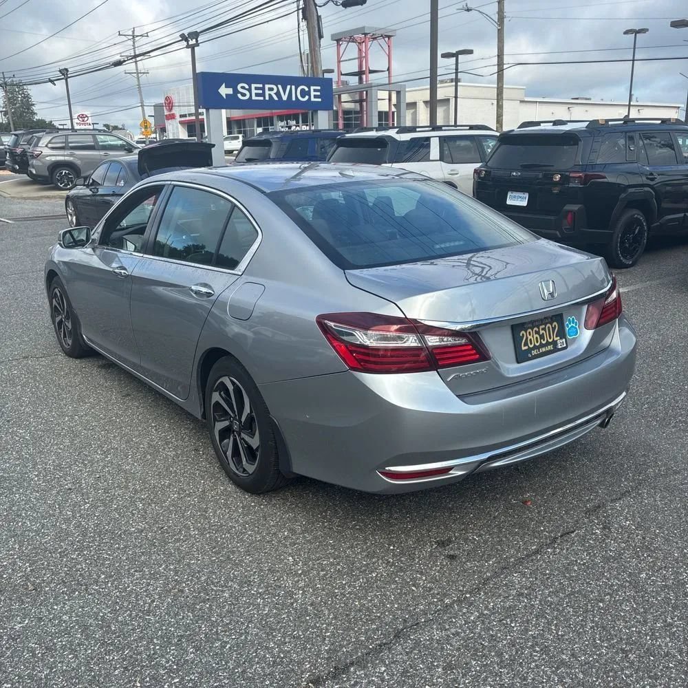 Used 2017 Honda Accord EX-L image 5