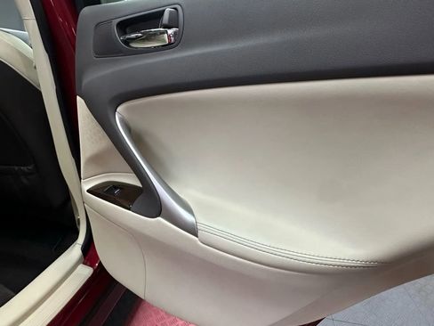 Used 2013 Lexus IS 250 w/ Premium Pkg Value Edition image 31