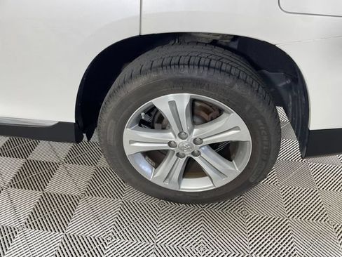 Used 2013 Toyota Highlander Limited AWD/4WD image 21