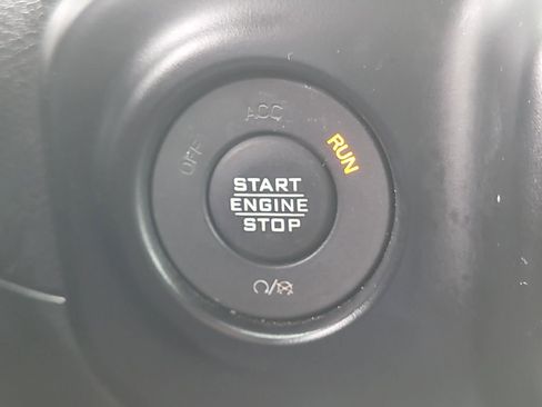 Used 2020 Jeep Gladiator Sport image 23