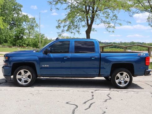 Used 2018 Chevrolet Silverado 1500 LT w/ Texas Edition AWD/4WD image 11