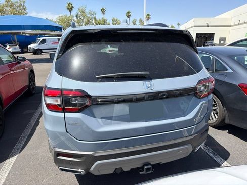 Used 2025 Honda Pilot Touring image 6