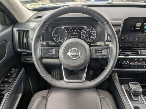 Used 2023 Nissan Pathfinder SL w/ Black Appearance Package AWD/4WD image 13