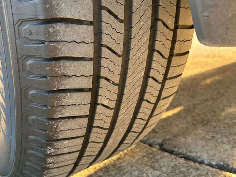 Used 2021 Nissan Rogue SV image 41