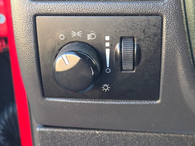 Used 2010 Dodge Challenger SE RWD image 26
