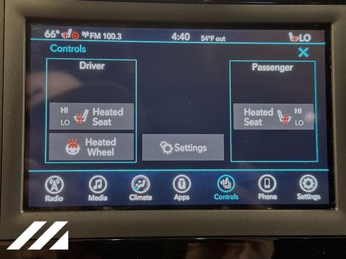 Used 2020 Chrysler Pacifica Touring-L FWD image 21