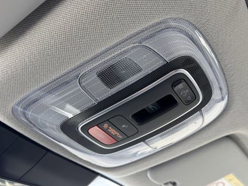 Used 2025 Hyundai Elantra Limited FWD image 14