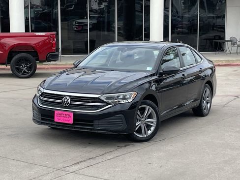 Used 2024 Volkswagen Jetta SE image 10