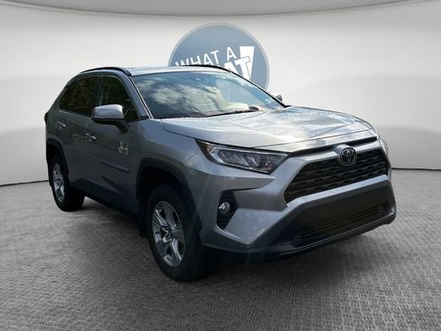 Used 2019 Toyota RAV4 XLE w/ Convenience Package AWD/4WD image 1