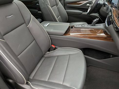 Certified 2023 Cadillac Escalade Premium Luxury AWD/4WD image 28