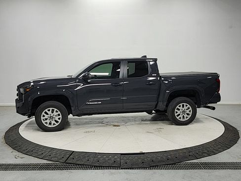 Used 2024 Toyota Tacoma SR5 AWD/4WD image 4