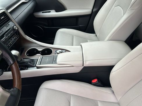 Used 2020 Lexus RX 350L 350L 4D Sport Utility w/ Premium Package image 31