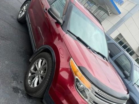 Used 2014 Ford Explorer 4WD image 2
