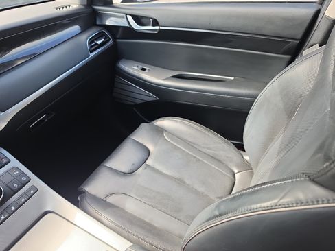 Used 2022 Hyundai Palisade Limited FWD image 16
