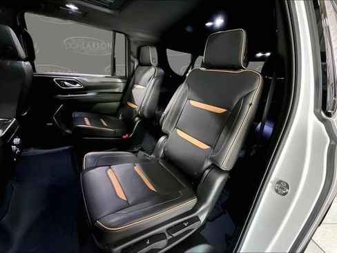 Used 2023 GMC Yukon XL AT4 w/ AT4 Premium Plus Package AWD/4WD image 14