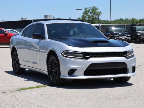 Used 2023 Dodge Charger SXT w/ Blacktop Package AWD/4WD image 4