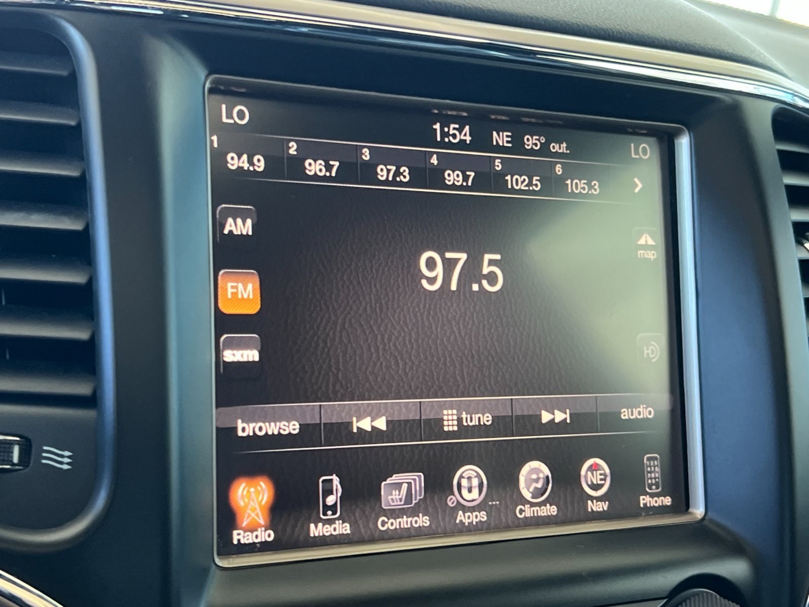 Used 2015 Jeep Grand Cherokee Overland RWD image 18