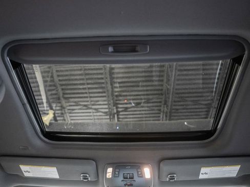 Used 2024 Toyota Sienna XSE w/ XSE Plus Package AWD/4WD image 33