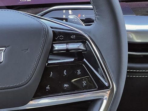 New 2026 Cadillac Escalade ESV Platinum Sport w/ LPO, ONYX Package AWD/4WD image 13