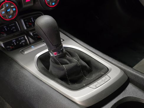 Used 2013 Chevrolet Camaro SS w/ SS Performance Package RWD image 29
